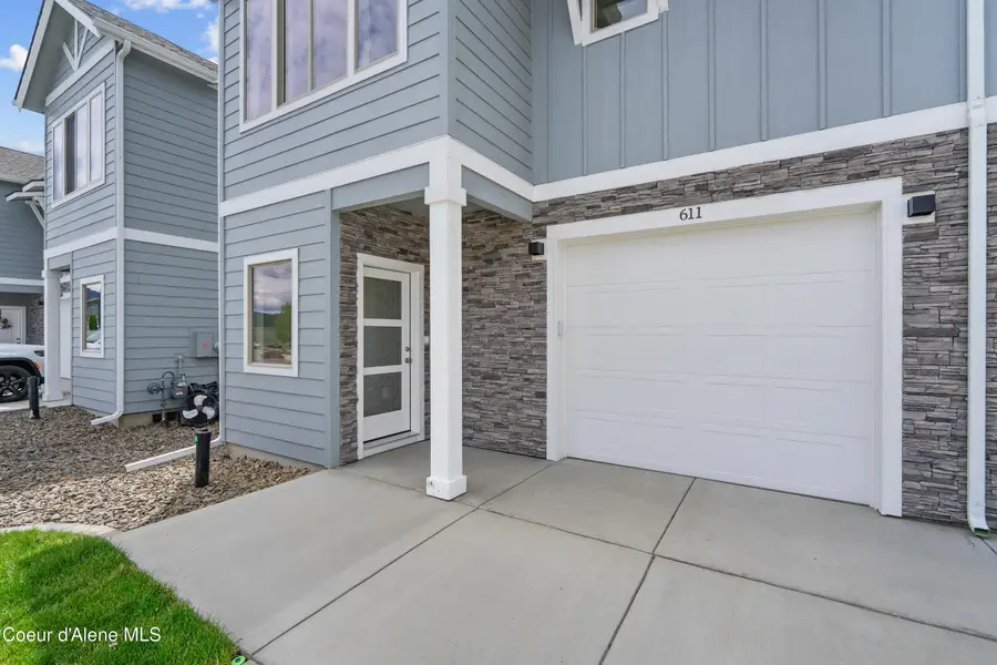 635 N Galbraith Lp, Post Falls, ID 83854 - #3