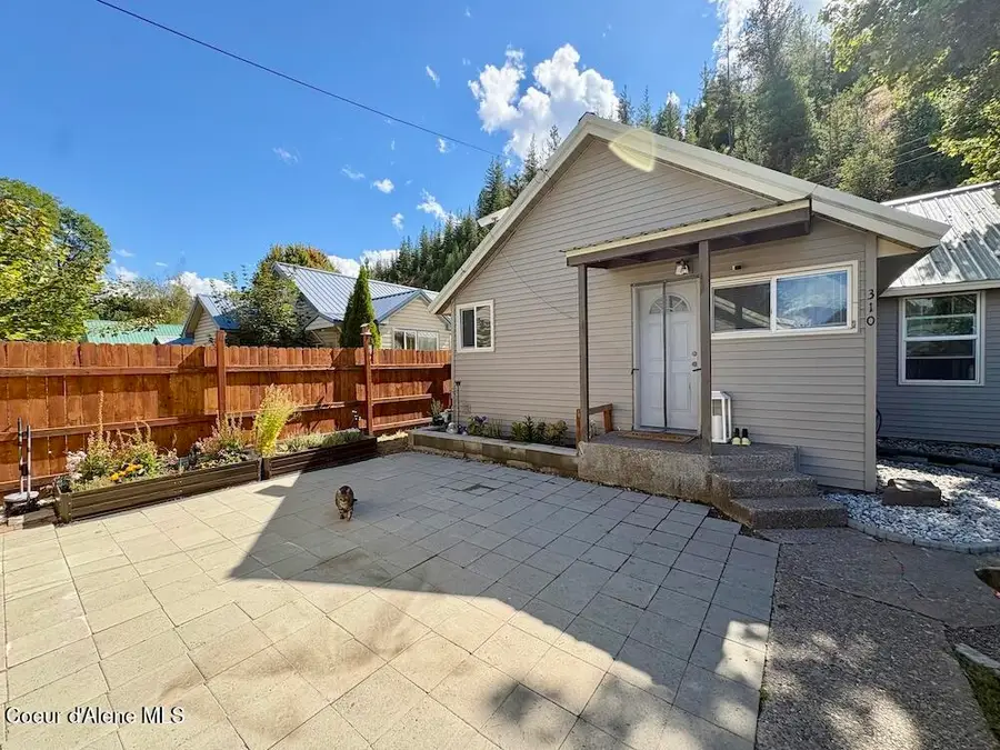 310 Hill ST, Smelterville, ID 83868 - #3