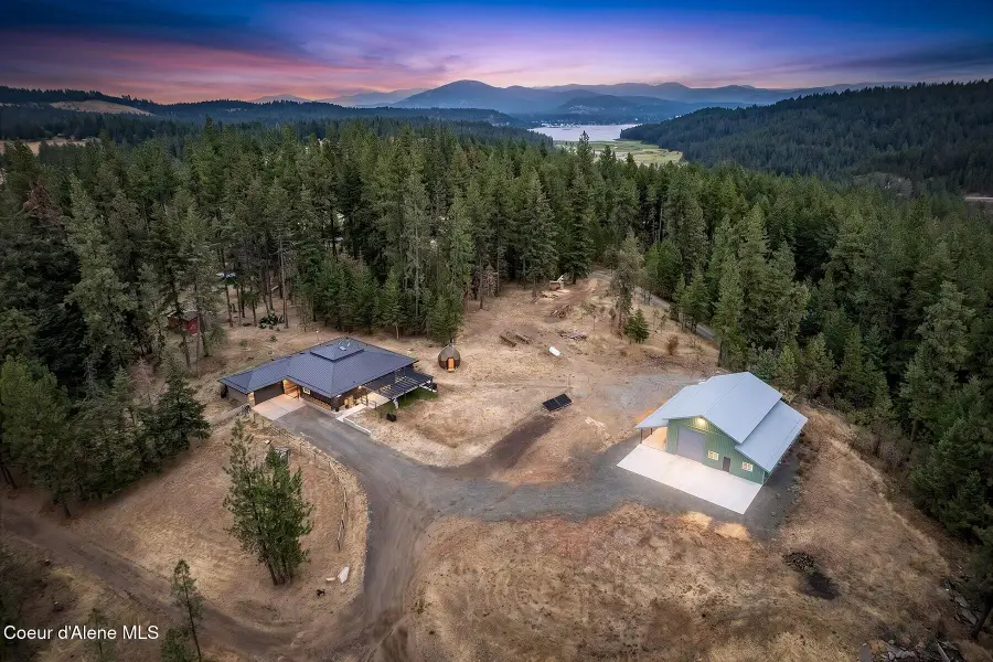 5215 W Cougar Estates Rd, Coeur Dalene, ID 83814 - #2