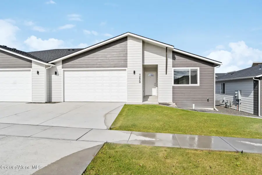 1519 N Bell St, Spokane Valley, WA 99016 - #3
