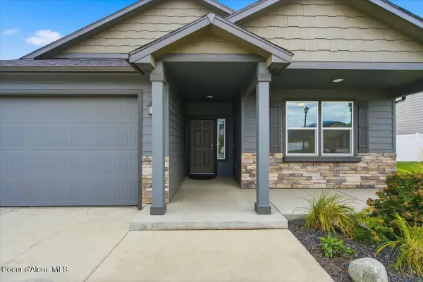 6620 W Irish Cir, Rathdrum, ID 83858