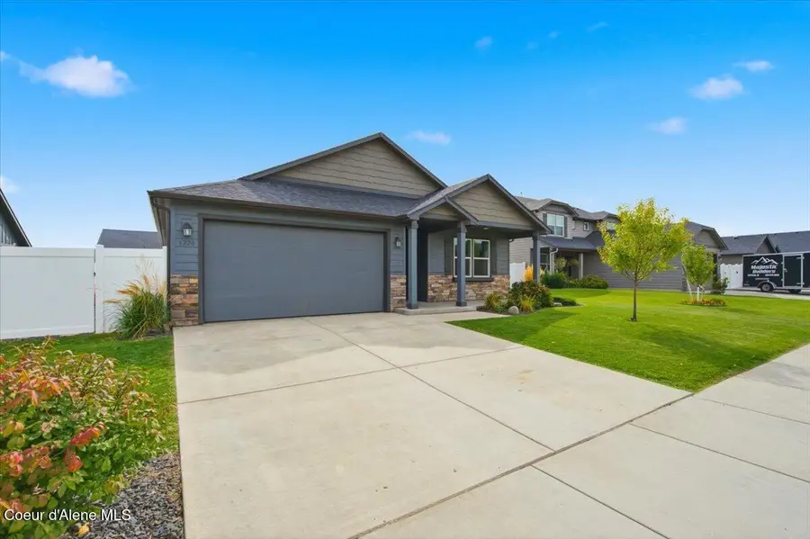 6620 W Irish Cir, Rathdrum, ID 83858 - #2