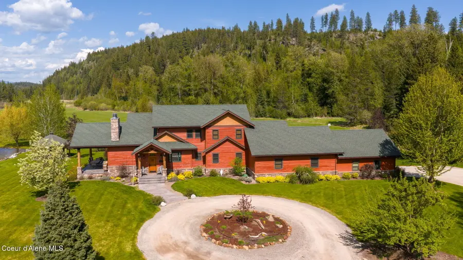 289 Gold RD, Naples, ID 83847 - #2