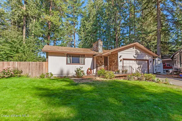 11958 N Emerald Dr, Hayden, ID 83835