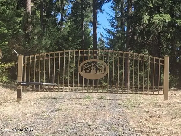 7500 W Meadowbrook Loop, Coeur d'Alene, ID 83814