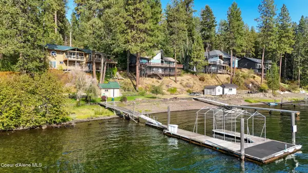 428 E Beachhouse LN, Harrison, ID 83833
