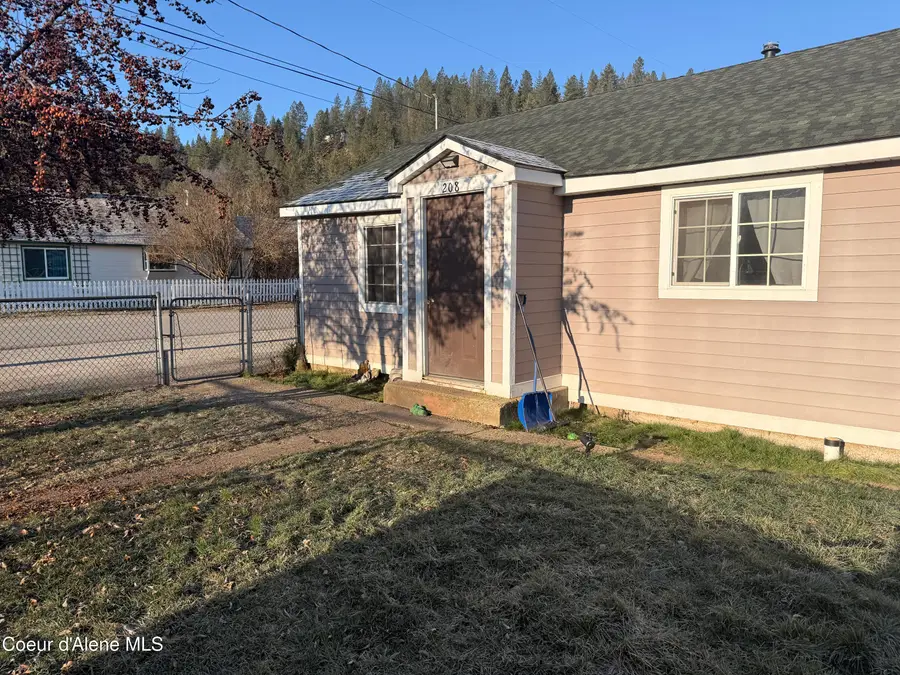 208 S 6th ST, Pinehurst, ID 83850 - #2