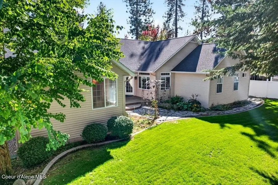 1107 S Riverside Harbor DR, Post Falls, ID 83854 - #3