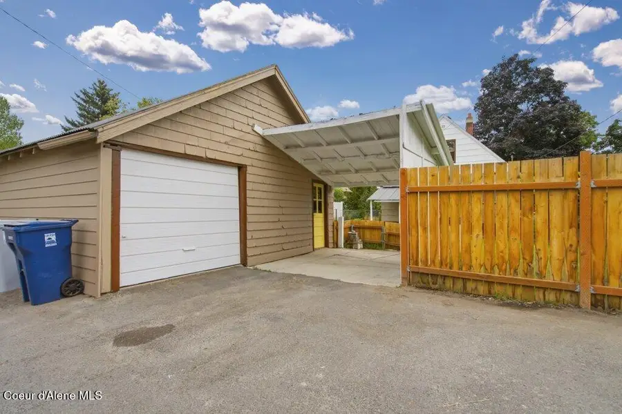 1724 W Cleveland Ave, Spokane, WA 99205 - #2