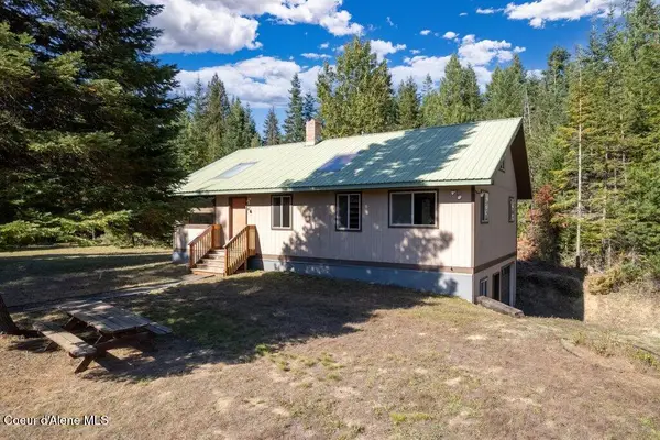 351 Lost Creek Ln, Priest River, ID 83856