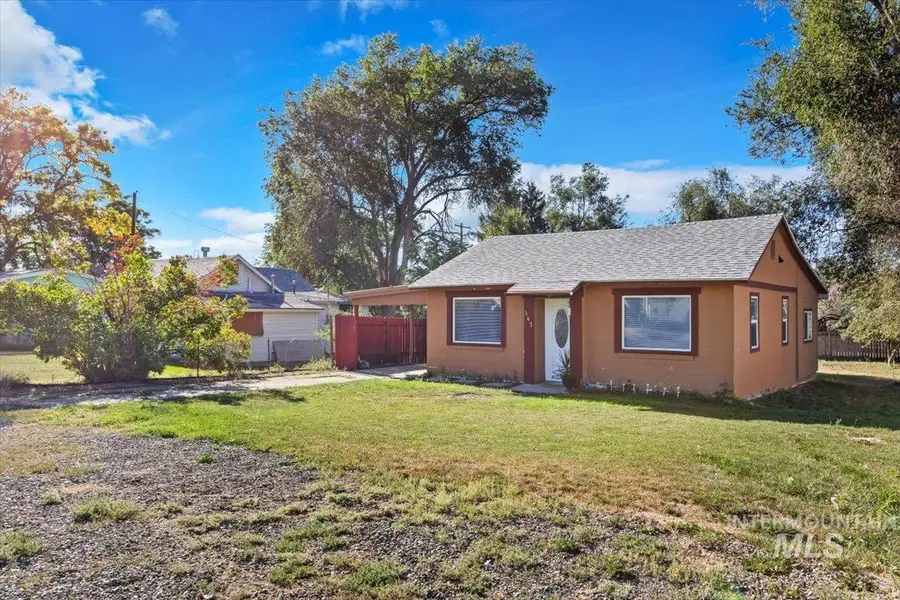 347 W 3rd Ave, Wendell, ID 83355 - Image #2