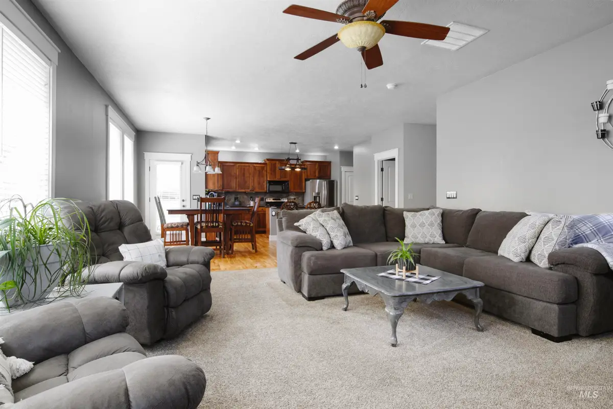 1063 W Hitchcock St, Meridian, ID 83646 - Image #1