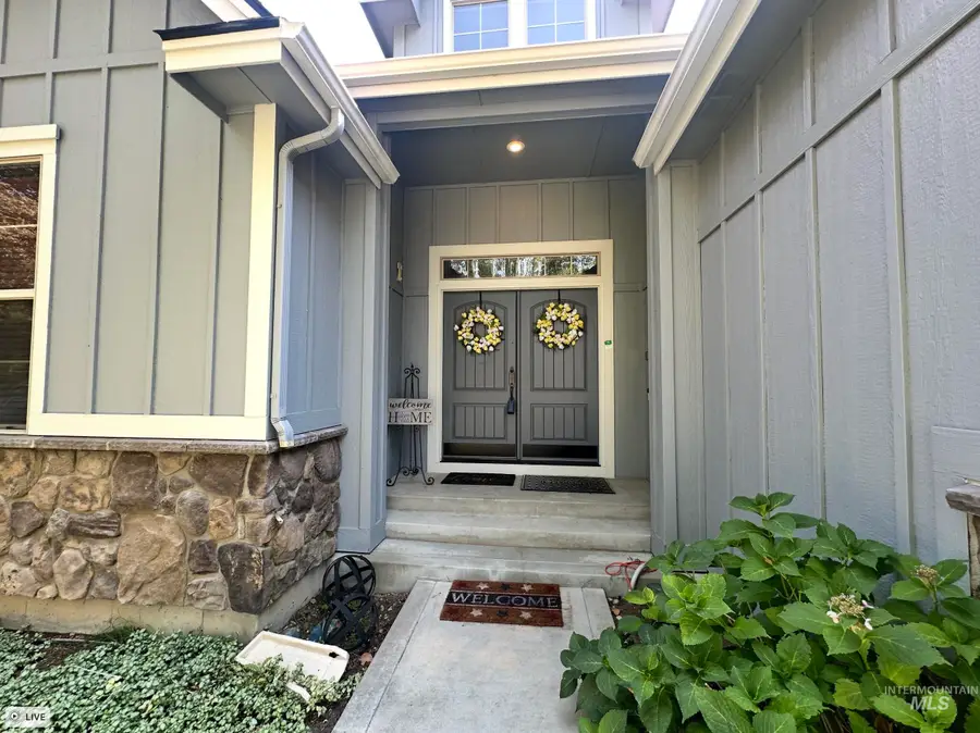 1063 W Hitchcock St, Meridian, ID 83646 - Image #2