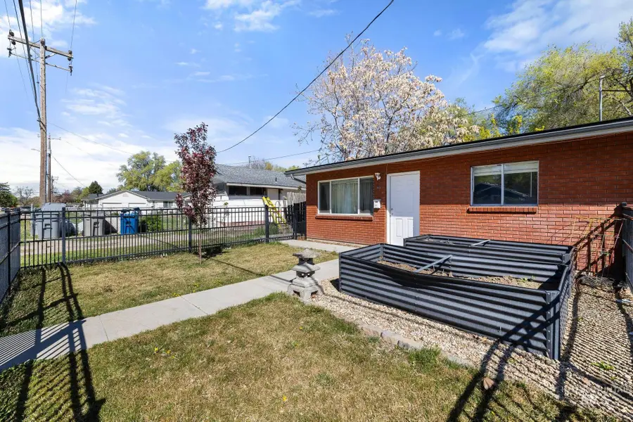 812 E Sherman Ave, Nampa, ID 83686 - Image #3
