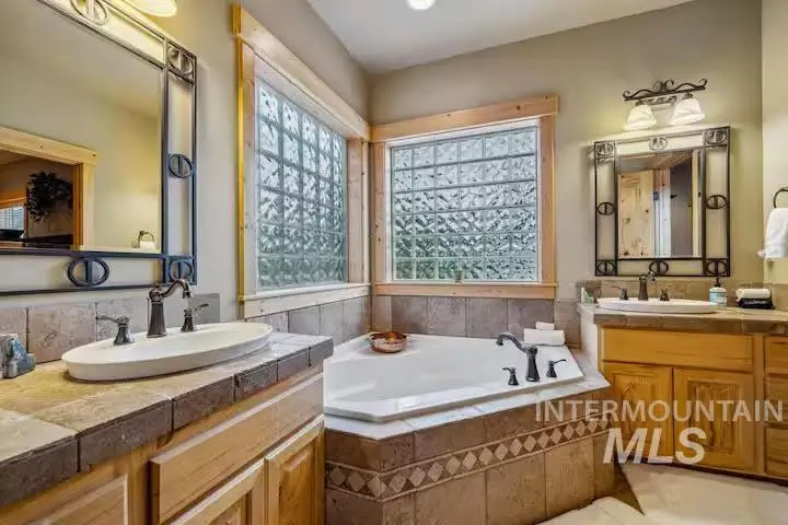 12782 Hereford Rd, Donnelly, ID 83615 - Image #2