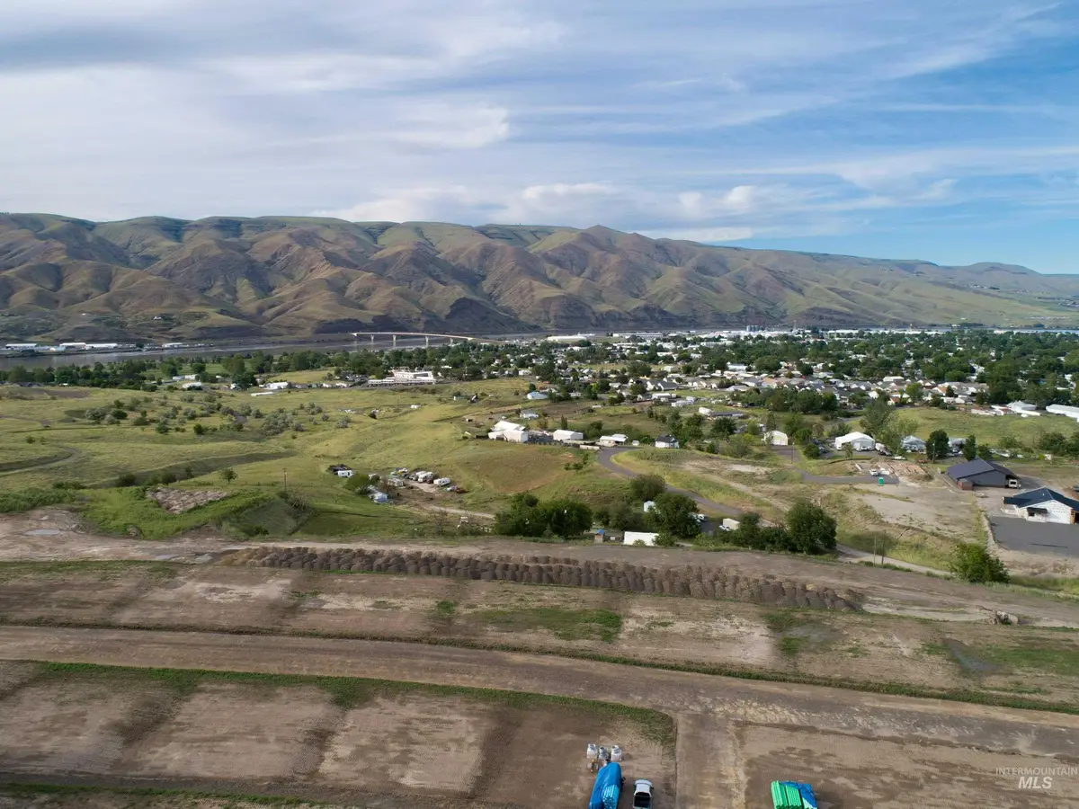 1665 Dustan Loop, Clarkston, WA 99403 - #1