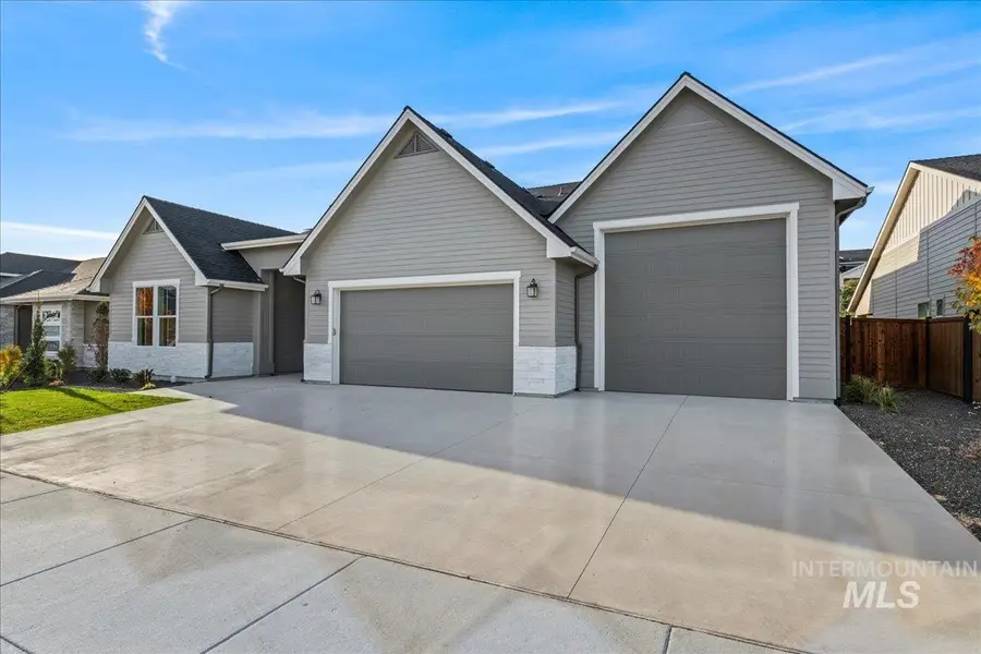 1357 W Eiger Dr, Nampa, ID 83686 - Image #2