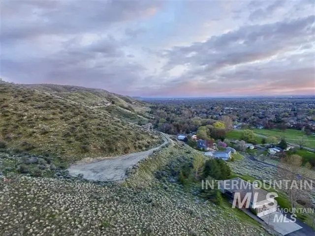 5912 W Hill Rd, Boise, ID 83703 - Image #3