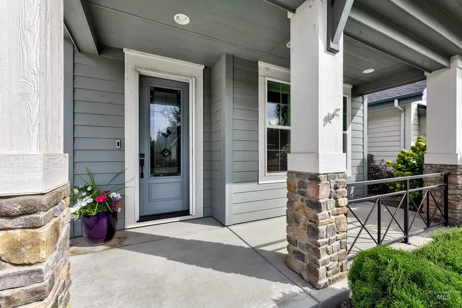 172 W Pavilion Ln, Meridian, ID 83646 - Image #2
