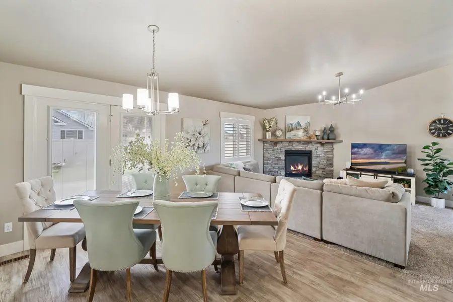 5899 W Cavendale Dr, Eagle, ID 83616 - Image #2