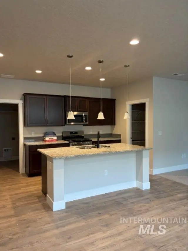 1380 E Prairiefire St, Meridian, ID 83646 - Image #2