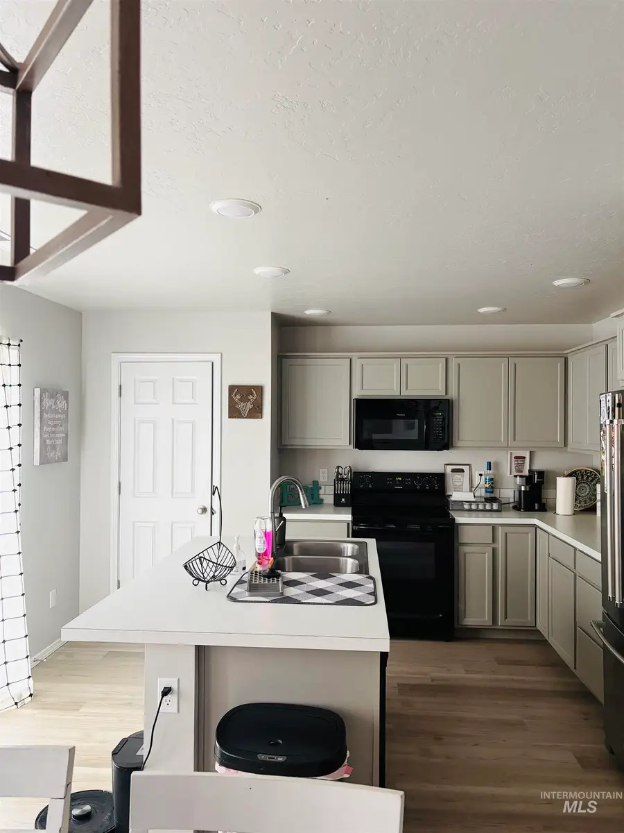 115 N Meadowsweet Ave, Kuna, ID 83634 - Image #2