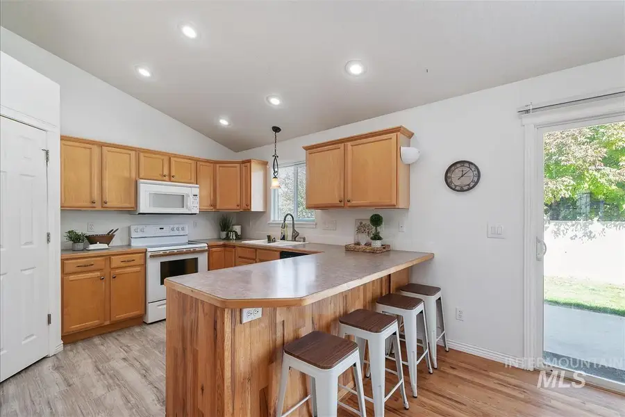 710 W Wildrye Ct, Nampa, ID 83686 - Image #2