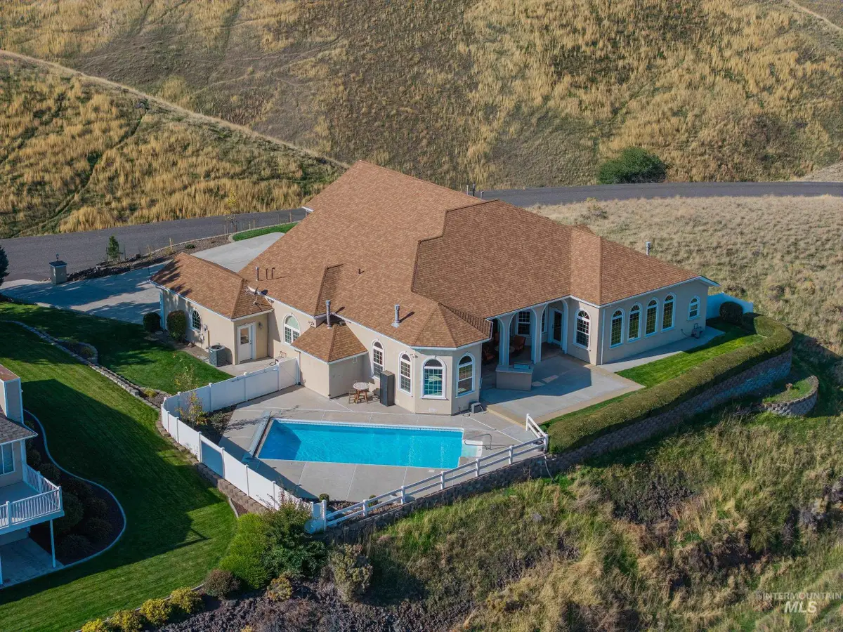 2550 Valleyview Drive, Clarkston, WA 99403 - Image #1