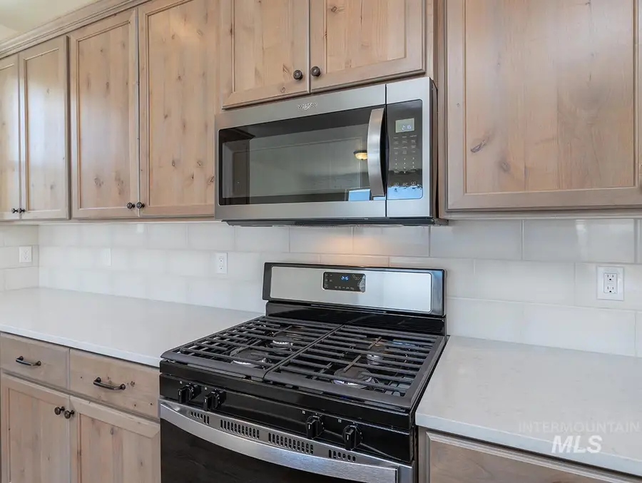 8490 W Millcreek Ct, Star, ID 83669 - Image #3