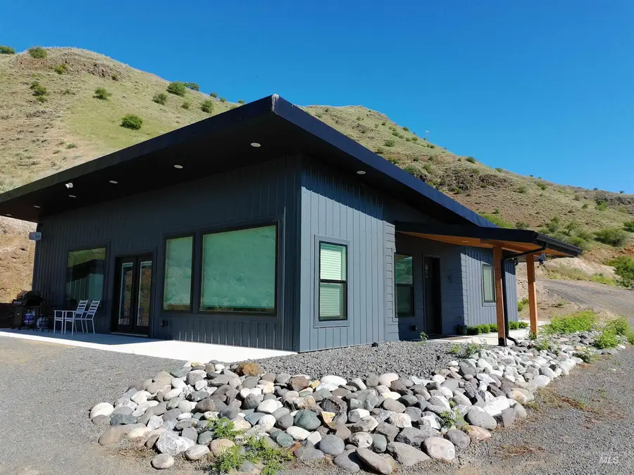 147 Goose Ln, White Bird, ID 83554 - Image #2