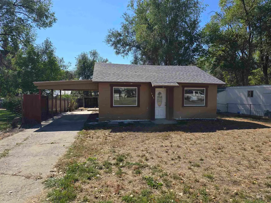 347 W 3rd Ave, Wendell, ID 83355 - Image #2