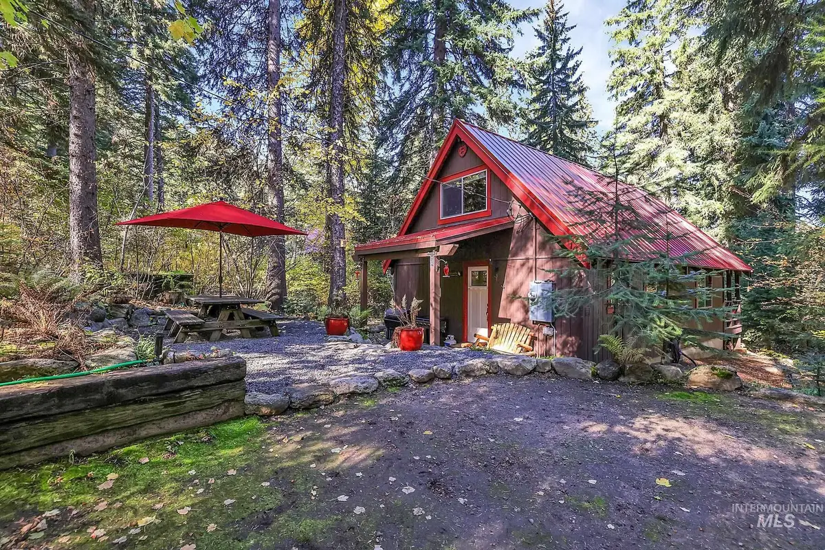 10 Caribou Pkwy, Cascade, ID 83611 - Image #1