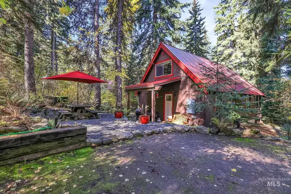 10 Caribou Pkwy, Cascade, ID 83611