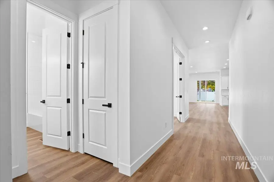 900 N Falling Water Way, Eagle, ID 83616 - Image #3