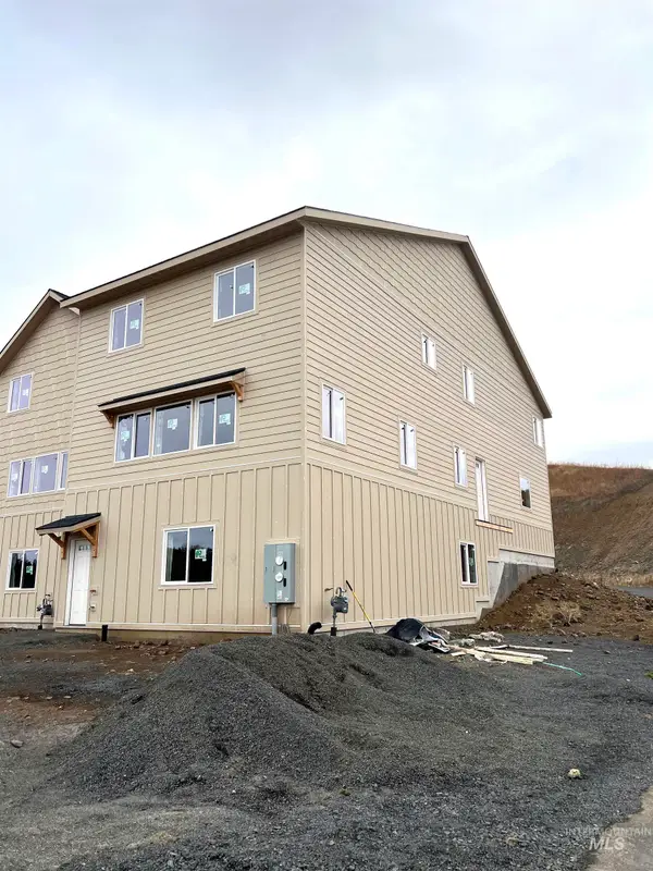 1385 Edington, Moscow, ID 83843