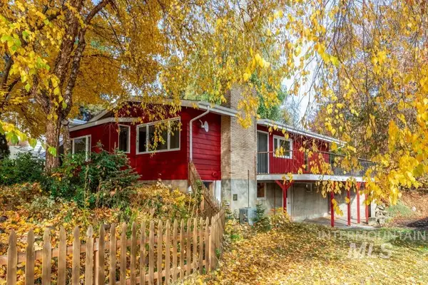 912 Lewis, Moscow, ID 83843