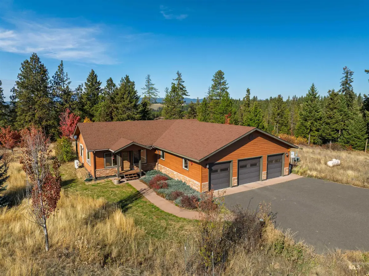 1703 Little Bear Ridge Rd, Troy, ID 83871 - Image #1
