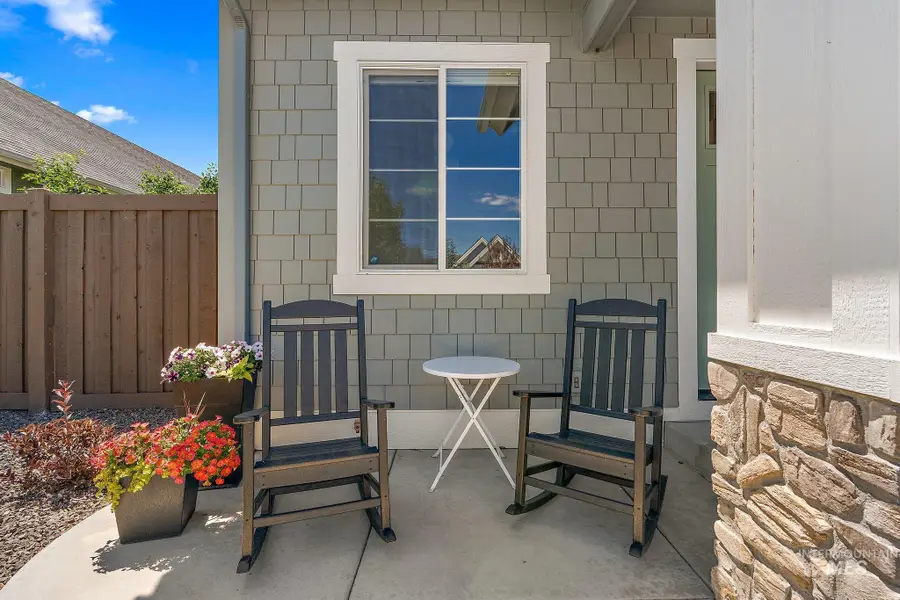 3421 W Hidden Springs Dr, Boise, ID 83714 - Image #2