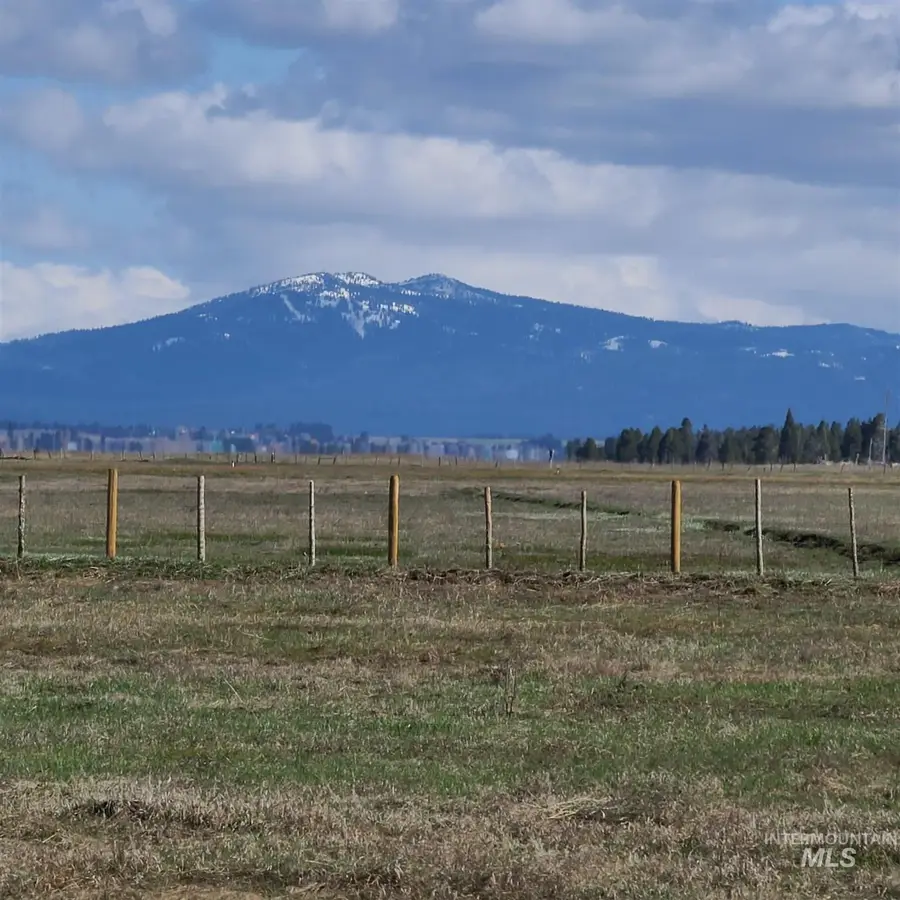 1808 Schultz Road, Donnelly, ID 83615 - Image #2