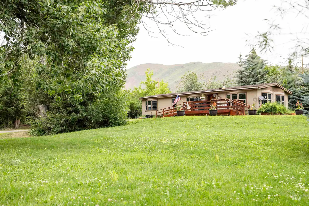 407 Broadford Rd, Bellevue, ID 83313 - Image #1