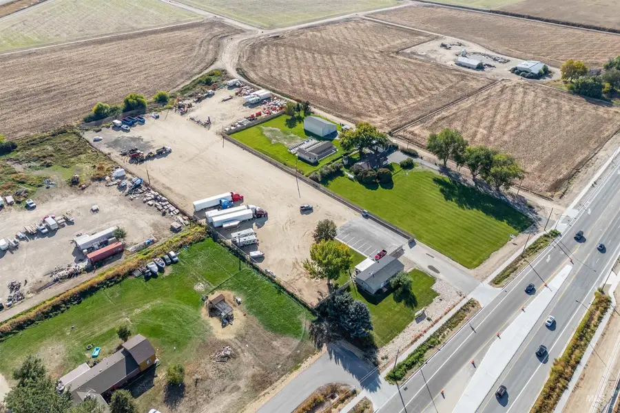 4457 E Franklin Rd, Nampa, ID 83687 - Image #2