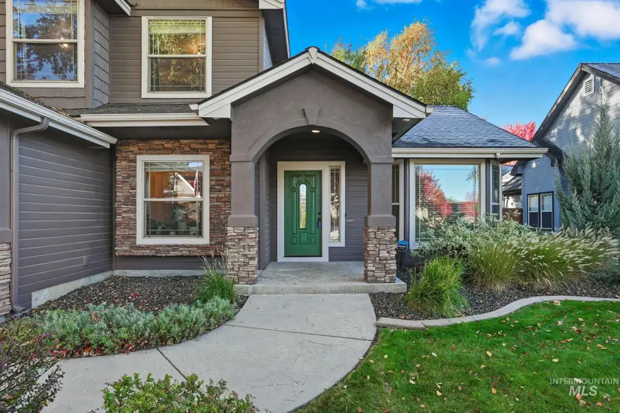 2031 W Boulder Bar Dr, Meridian, ID 83646 - Image #2