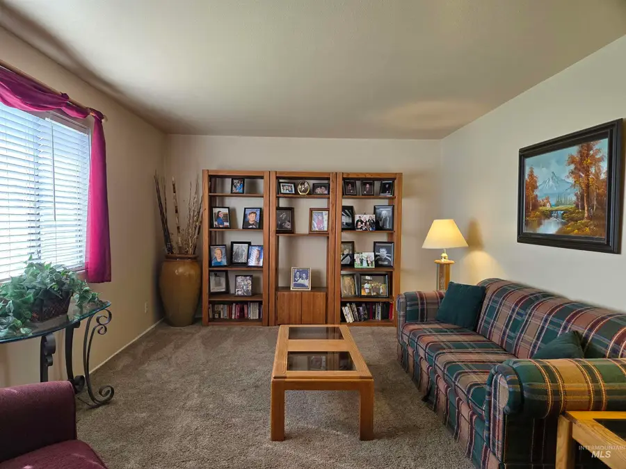 1439 Hunter Ln, Ontario, OR 97914 - Image #2