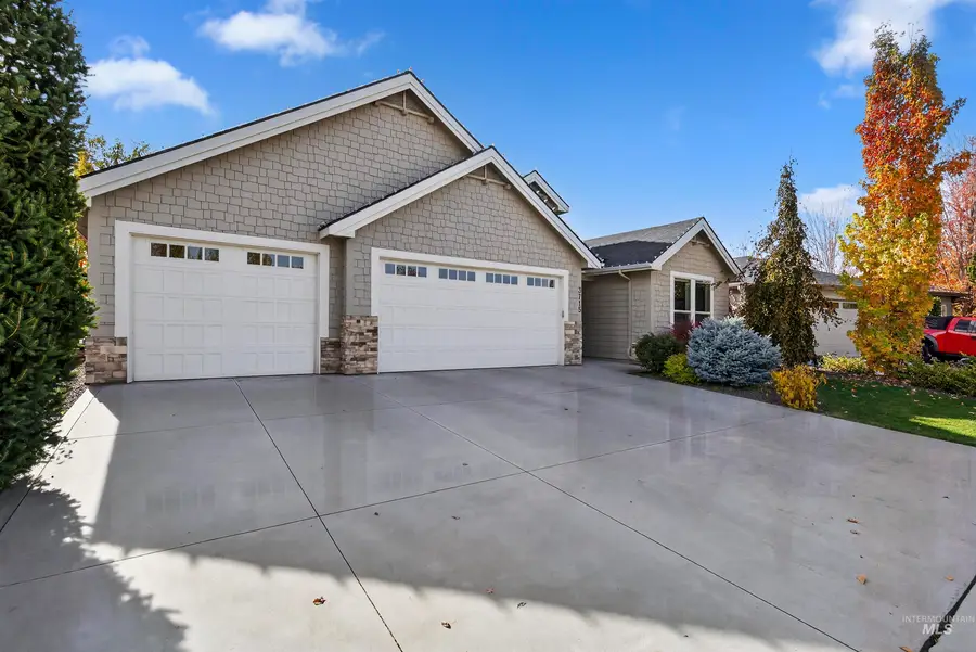 3715 W Star Hollow Dr, Meridian, ID 83642 - Image #3