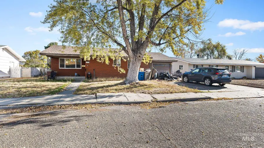 1120 Phelps Circle, Mountain Home, ID 83646 - Image #2