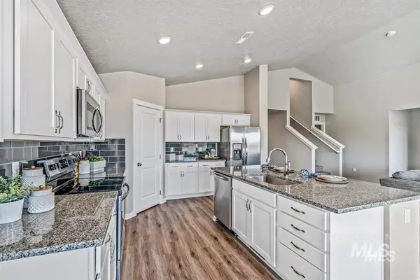 1587 SW Silverstone Ave, Mountain Home, ID 83647