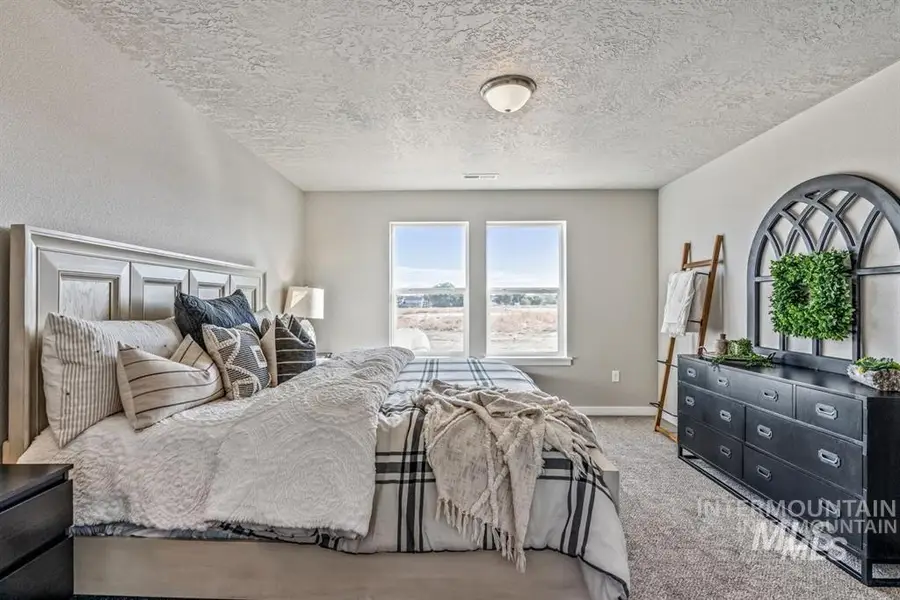 1587 SW Silverstone Ave, Mountain Home, ID 83647 - Image #2