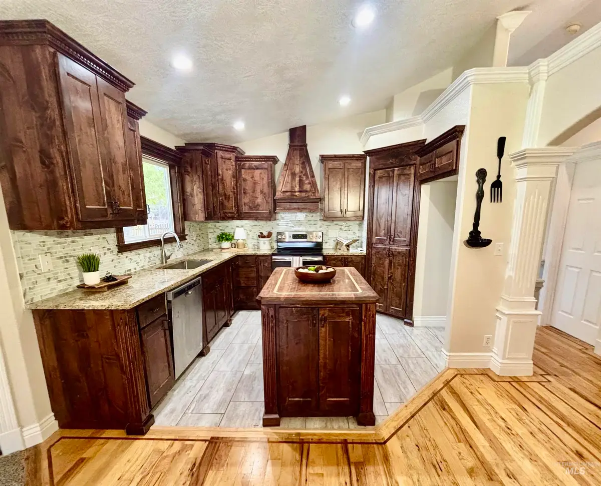 16548 N Yorkshire Lane, Nampa, ID 83687 - Image #1