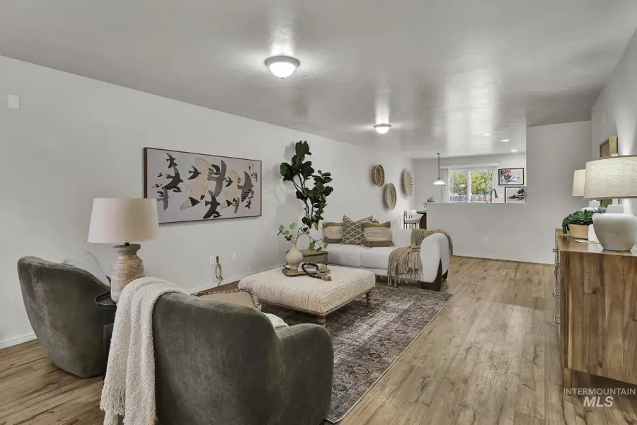 10090 W Lincroft St, Boise, ID 83704 - Image #2