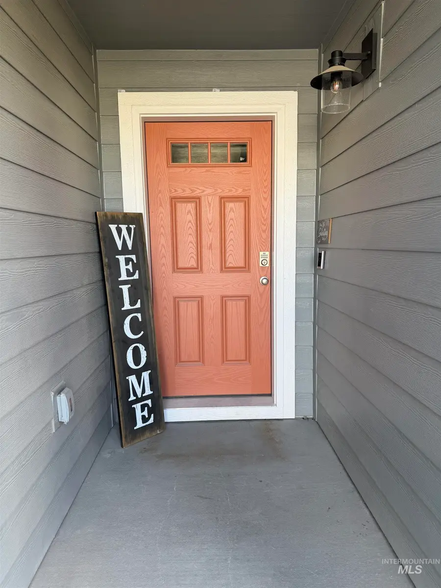 515 W Screech Owl, Kuna, ID 83634 - Image #2